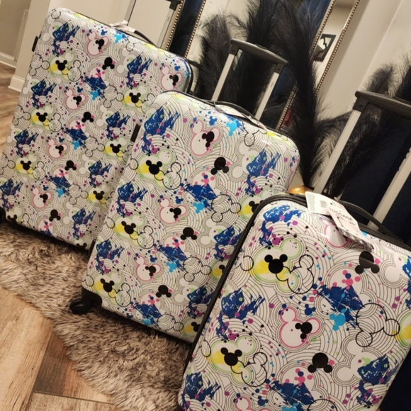 Set of 2 Disney Mickey Mouse Bloworld 28&quot;24&quot;&quot;suitcase New